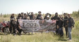 Trio Motor Tanam 1.000 Mangrove Bersama Komunitas CBR Banjarmasin PT Trio Motor bersama Komunitas CBR Banjarmasin menanam 1.000 mangrove di Tanah Laut sebagai wujud komitmen CSR dan pelestarian lingkungan. Foto Dok Istimewa
