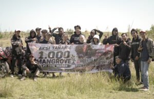 Trio Motor Tanam 1.000 Mangrove Bersama Komunitas CBR Banjarmasin PT Trio Motor bersama Komunitas CBR Banjarmasin menanam 1.000 mangrove di Tanah Laut sebagai wujud komitmen CSR dan pelestarian lingkungan. Foto Dok Istimewa