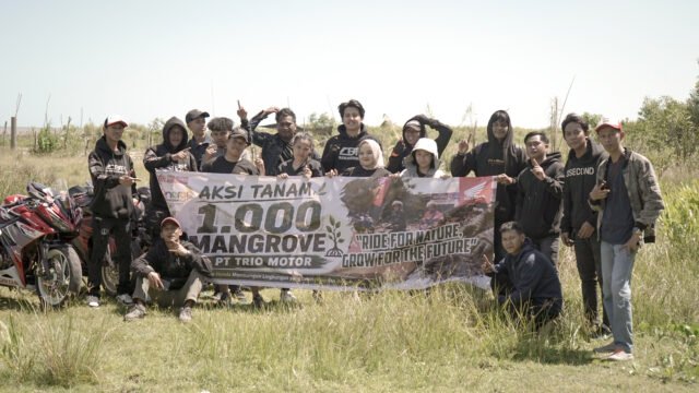 PT Trio Motor bersama Komunitas CBR Banjarmasin menanam 1.000 mangrove di Tanah Laut sebagai wujud komitmen CSR dan pelestarian lingkungan. Foto Dok Istimewa PT Trio Motor bersama Komunitas CBR Banjarmasin menanam 1.000 mangrove di Tanah Laut sebagai wujud komitmen CSR dan pelestarian lingkungan. Foto Dok Istimewa