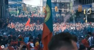 Lautan Suporter Cristiano Ronaldo Bikin Toronto Lumpuh, Ribuan Fans Padati Jalan Demi Sang GOAT di Piala Dunia 2026 Lautan Suporter Cristiano Ronaldo Bikin Toronto Lumpuh, Ribuan Fans Padati Jalan Demi Sang GOAT di Piala Dunia 2026