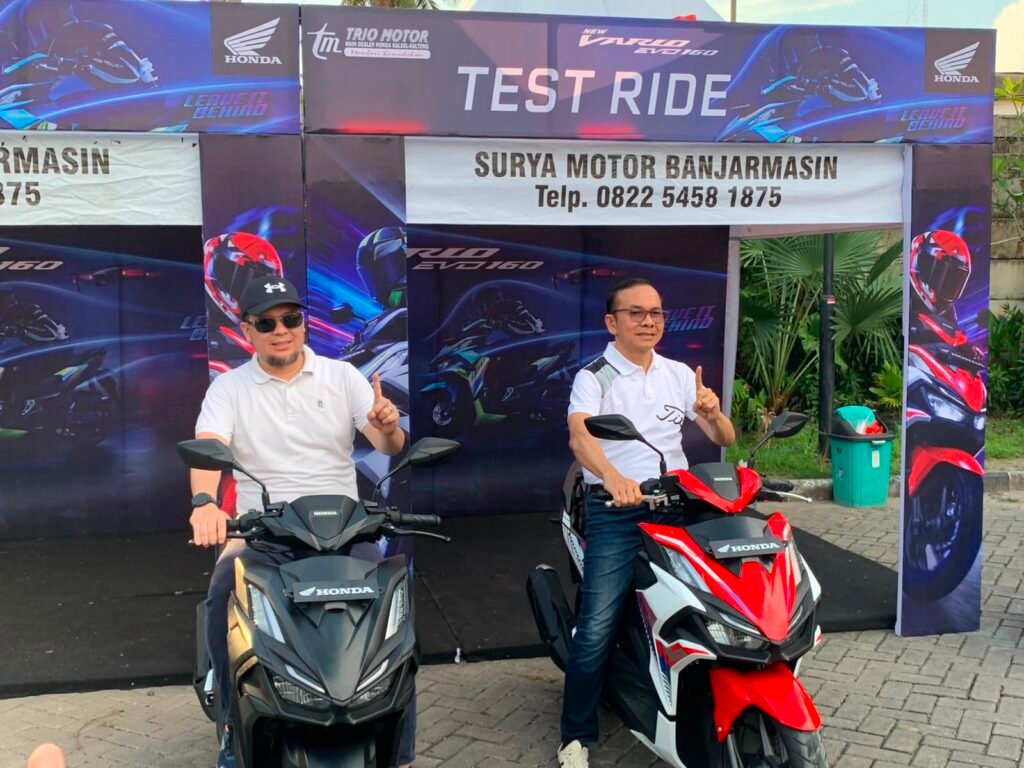 Marketing Director PT Trio Motor Antonius Silitonga memperkenalkan New Honda Vario Evo 160 kepada media, dealer, dan KOL saat Regional Press Launching di Banjarmasin. Foto Dok istimewa