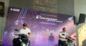 Evolusi Baru Skutik Premium! PT Trio Motor Resmi Luncurkan New Honda Vario Evo 160 di Kalsel-Kalteng Marketing Director PT Trio Motor Antonius Silitonga memperkenalkan New Honda Vario Evo 160 kepada media, dealer, dan KOL saat Regional Press Launching di Banjarmasin. Foto Dok Istimewa