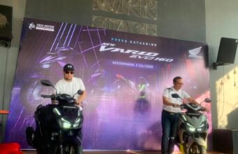 Evolusi Baru Skutik Premium! PT Trio Motor Resmi Luncurkan New Honda Vario Evo 160 di Kalsel-Kalteng Marketing Director PT Trio Motor Antonius Silitonga memperkenalkan New Honda Vario Evo 160 kepada media, dealer, dan KOL saat Regional Press Launching di Banjarmasin. Foto Dok Istimewa