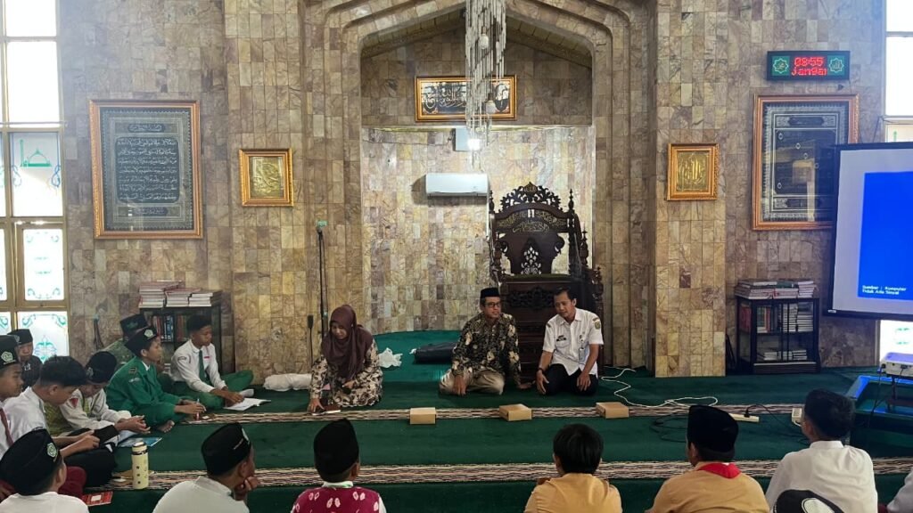Peserta MATAMUDA MTsN 2 Kota Banjarmasin mengikuti edukasi pencegahan perundungan yang disampaikan DP3A Kota Banjarmasin. Foto Dok Istimewa