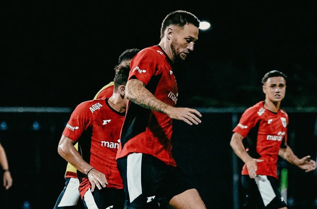 Pemain Persib Bandung, Marc Klok menyebutkan bahwa ambisinya selama menjadi pesepak bola profesional dapat memperkuat Tim Nasional (Timnas) Indonesia-Tangkapan Layar Instagram@marcklok-