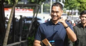 Dito Ariotedjo Diperiksa KPK, Ungkap Fakta di Balik Kuota Haji Tambahan 20 Ribu dari Arab Saudi Eks Menpora Dito Ariotedjo ditanyai penyidik seputar latar belakang Indonesia memperoleh kuota haji tambahan sebanyak 20.000 dari Pemerintah Arab Saudi.: ANTARA FOTO/Muhammad Adimaja