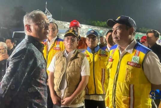 Menteri PU Tinjau Proyek Pelebaran Jalan Serdang–Bojonegara, Target Kurangi Macet dan Dukung Kawasan Industri Banten Foto: Menteri Pekerjaan Umum (PU) Dody Hanggodo melakukan blusukan di Kawasan Industri Terpadu Wilmar, Kabupaten Serang Banten pada Senin (6/7/2026). (CNBC Indonesia/Elga Nurmutia)