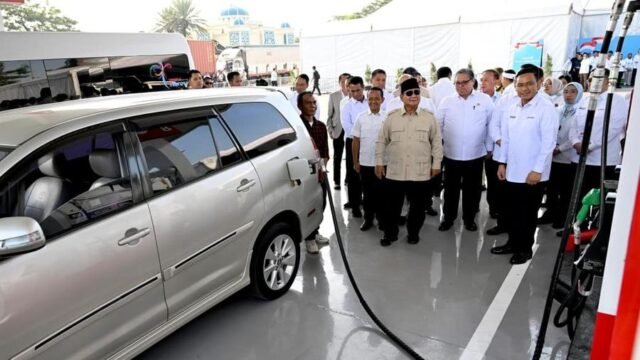 Foto: Presiden RI Prabowo Subianto resmi meluncurkan mandatori biodiesel B50, yakni bahan bakar minyak jenis solar yang dicampur bahan bakar nabati berbasis minyak kelapa sawit sebesar 50 persen, di Karawang, Kamis (9/7/2026). (Dok. BPMI Sekretariat Presiden/Cahyo) Foto: Presiden RI Prabowo Subianto resmi meluncurkan mandatori biodiesel B50, yakni bahan bakar minyak jenis solar yang dicampur bahan bakar nabati berbasis minyak kelapa sawit sebesar 50 persen, di Karawang, Kamis (9/7/2026). (Dok. BPMI Sekretariat Presiden/Cahyo)
