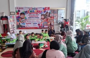 Honda Trio Motor Muara Teweh Gelar Lomba Mewarnai, Semarakkan HUT Barito Utara Anak-anak mengikuti Lomba Mewarnai yang digelar Honda Trio Motor Muara Teweh dalam rangka memeriahkan HUT Kabupaten Barito Utara. Foto Dok Istimewa