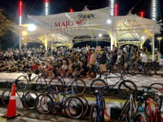 Ratusan Pesepeda Ramaikan Banjarmasin Last Friday Ride, Suasana Malam Penuh Antusiasme Ratusan pesepeda berfoto dan berkumpul bersama di kawasan Banjarmasin Maju Sejahtera dalam rangkaian Banjarmasin Last Friday Ride, Jumat (28/8/2026) malam. Foto Dok Istimewa