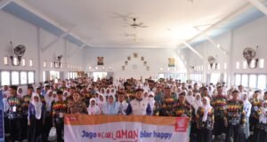 Edukasi #Cari_Aman di SMAN 11 Banjarmasin, Pelajar Diajak Lebih Cermat di Jalan Edukasi #Cari_Aman di SMAN 11 Banjarmasin, Pelajar Diajak Lebih Cermat di Jalan. Foto Dok Istimewa