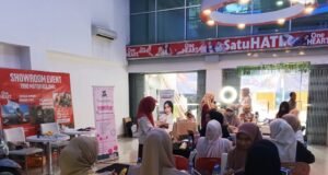 Dari Kawat Bulu Jadi Bunga, Warga Banjarmasin Asah Kreativitas di Workshop Giant Tulip Dari Kawat Bulu Jadi Bunga, Warga Banjarmasin Asah Kreativitas di Workshop Giant Tulip. Foto Dok Istimewa