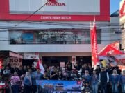 Nyoride Gembira di Palangka Raya, Komunitas Honda Riding Bareng Sambil Dapat Edukasi Keselamatan Komunitas Honda mengikuti kegiatan Nyoride Gembira Bareng Komunitas & Jasa Raharja yang digelar Dealer Honda Cahaya Indah Motor di Palangka Raya. Foto Dok Istimewa
