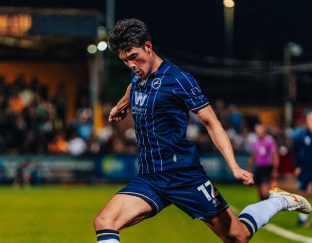 Elkan Baggot dalam pertandingan melawan Cambridge United pada babak ketiga Piala Liga Inggris atau EFL Cup 2026/2027 di Cledara Abbey Stadium, Rabu (26/8/2026) . (Foto: Instagram @millwalfc)