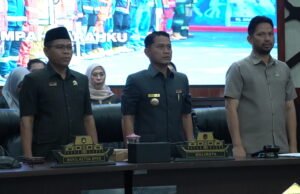Pemkot dan DPRD Banjarmasin Bahas Perubahan KUA-PPAS 2026, Empat Raperda Inisiatif Siap Digodok Wali Kota Banjarmasin H. Muhammad Yamin HR menghadiri Rapat Paripurna DPRD Kota Banjarmasin terkait pembahasan Perubahan KUA-PPAS Tahun Anggaran 2026. Foto Dok Istimewa