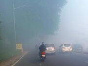 Kabut Asap Ganggu Jarak Pandang, Trio Motor Bagikan Tips #CariAman Berkendara Kabut asap yang menurunkan jarak pandang membuat pengendara sepeda motor perlu meningkatkan kewaspadaan dan menyesuaikan kecepatan saat berkendara. Foto Dok Istimewa