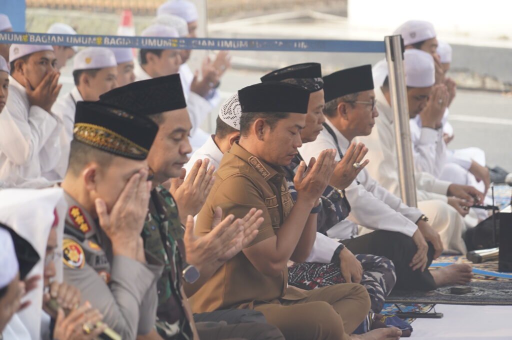 Jajaran Pemkot Banjarmasin Mengikuti Salat Istisqa. Foto Dok Istimwa