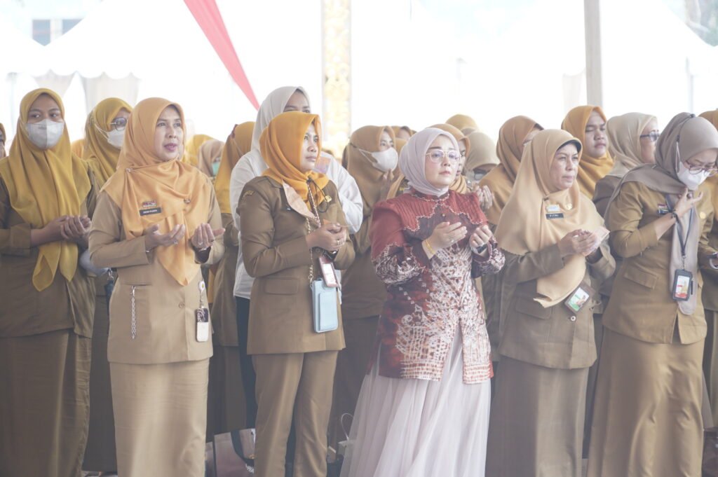 Pejabat dan Aparatur Pemkot Banjarmasin Khusyuk Berdoa. Foto Dok Istimewa