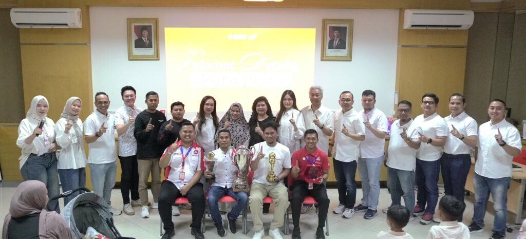 Jajaran PT Trio Motor bersama tim dan peserta merayakan pencapaian pada AHM Technical Skill Contest 2026. Foto Dok Istimewa