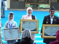 Banjarmasin Raih Dua Penghargaan pada Puncak Hari Jadi ke-76 Kalsel Wakil Wali Kota Banjarmasin Hj Ananda mewakili Pemkot Banjarmasin dalam Puncak Hari Jadi ke-76 Provinsi Kalimantan Selatan. Foto Dok Istimewa