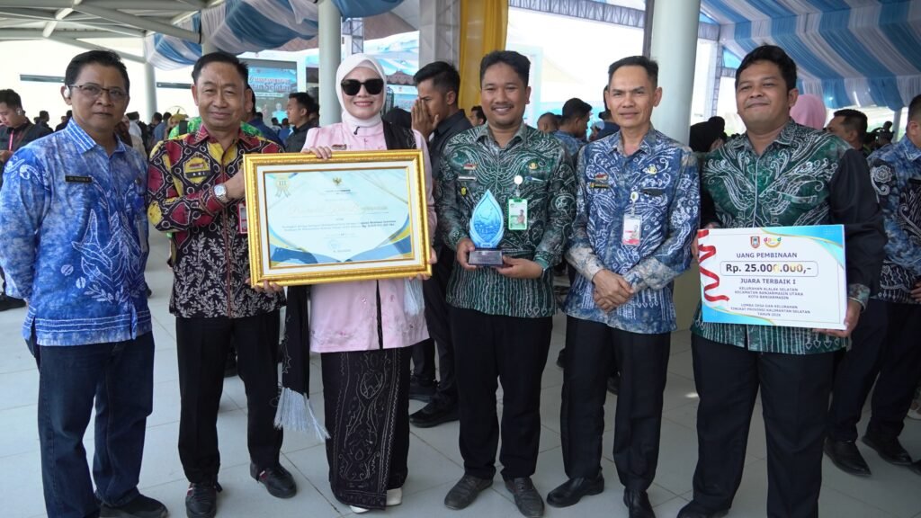 Dua penghargaan menjadi capaian Banjarmasin dalam Puncak Hari Jadi ke-76 Kalsel, yakni Juara I Lomba Kelurahan dan peringkat ketiga realisasi investasi. Foto Dok Istimewa