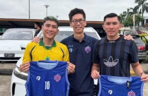 Riyan Bawa Nama Kalsel ke Liga Myanmar, Jadi Pemain Futsal Pertama dari Banua yang Go International JERSEY: Rahmatullah Hasriyanoor Hanafi mengenakan jersey M2K Futsal Club, klub Liga Futsal Myanmar asal Kota Mandalay yang menjadi pelabuhan barunya. (dok Riyan)