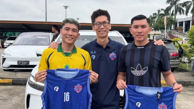 JERSEY: Rahmatullah Hasriyanoor Hanafi mengenakan jersey M2K Futsal Club, klub Liga Futsal Myanmar asal Kota Mandalay yang menjadi pelabuhan barunya. (dok Riyan) JERSEY: Rahmatullah Hasriyanoor Hanafi mengenakan jersey M2K Futsal Club, klub Liga Futsal Myanmar asal Kota Mandalay yang menjadi pelabuhan barunya. (dok Riyan)