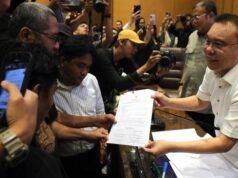 Pimpinan DPR RI Siap Mundur Jika RUU Perampasan Aset Tak Disahkan 15 Desember 2026 Massa AMPB bubar setelah audiensi dengan DPR, yang berkomitmen menyelesaikan RUU Perampasan Aset hingga 15 Desember 2026. (ANTARA FOTO/Asprilla Dwi Adha)