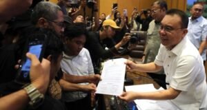 Pimpinan DPR RI Siap Mundur Jika RUU Perampasan Aset Tak Disahkan 15 Desember 2026 Massa AMPB bubar setelah audiensi dengan DPR, yang berkomitmen menyelesaikan RUU Perampasan Aset hingga 15 Desember 2026. (ANTARA FOTO/Asprilla Dwi Adha)