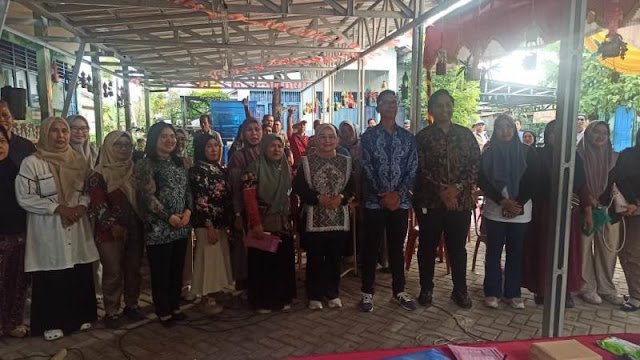 Ketua Komisi IV DPRD Kota Banjarmasin, Hj Nely Listriani, menggelar konsultasi publik terkait Rancangan Peraturan Daerah (Raperda) tentang Pendidikan Politik dan Wawasan Kebangsaan. (31/8/2026)