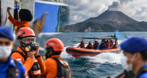 Lima Jurnalis Hilang Kontak Saat Liput Gunung Anak Krakatau, Tim SAR Perluas Pencarian Lima Jurnalis Hilang Kontak Saat Liput Gunung Anak Krakatau, Tim SAR Perluas Pencarian