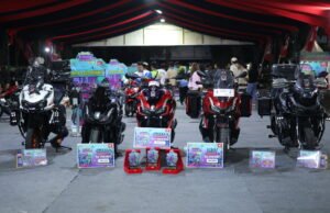 Honda Trio Motor Hadirkan Honda Modif Contest 2026, Ribuan Pengunjung Ramaikan Lapangan Murjani Deretan Motor Modifikasi Honda Mejeng di Honda Modif Contest 2026 Banjarbaru. Foto Dok Istimewa
