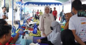 Sambut 5 Abad Kota, Pemko Banjarmasin dan Dunia Usaha Gelar Bakti Sosial Wakil Wali Kota Ananda Meninjau Pelaksanaan Donor Darah dalam Bakti Sosial Hari Jadi ke-500 Banjarmasin. Foto Dok Istimewa