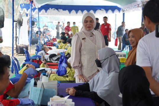 Sambut 5 Abad Kota, Pemko Banjarmasin dan Dunia Usaha Gelar Bakti Sosial Wakil Wali Kota Ananda Meninjau Pelaksanaan Donor Darah dalam Bakti Sosial Hari Jadi ke-500 Banjarmasin. Foto Dok Istimewa