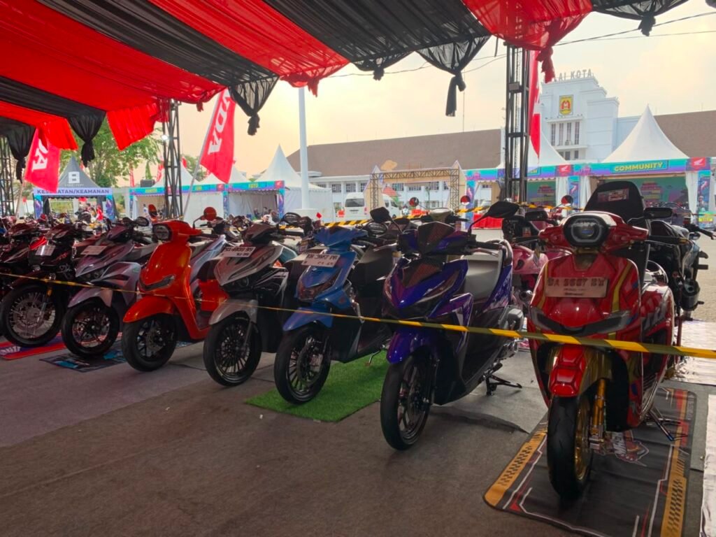 Sejumlah sepeda motor dengan konsep kustom dan modifikasi ekstrem menjadi bagian dari karya yang dipamerkan dalam Honda Modif Contest 2026. Foto Dok Istimewa