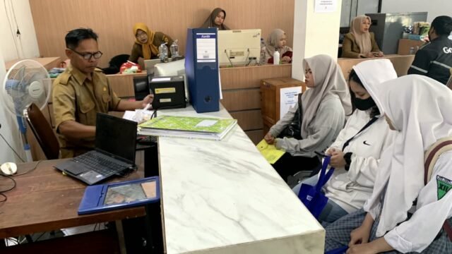 Pelayanan Administrasi Kependudukan di UPT Pelayanan Kependudukan Banjarmasin. Foto Dok Istimewa Pelayanan Administrasi Kependudukan di UPT Pelayanan Kependudukan Banjarmasin. Foto Dok Istimewa