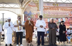 Doa Bersama Enam Agama Warnai Peringatan 500 Tahun Kota Banjarmasin Perwakilan enam agama mengikuti doa bersama dalam rangkaian peringatan Hari Jadi ke-500 Kota Banjarmasin di Halaman Balai Kota Banjarmasin, Minggu (20/9/2026). Foto Dok Istimewa