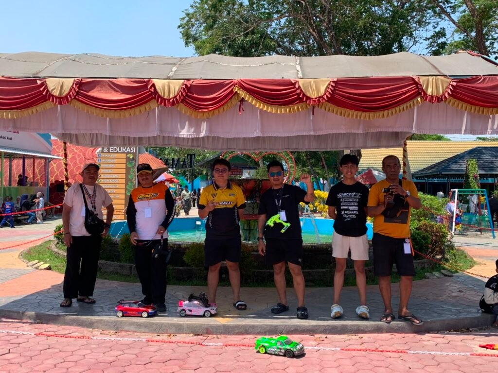 raider dari Banjarmasin, Banjarbaru, Kalteng, dan Kaltim saat Persiapan Balapan di Taman Satwa Banjarmasin. Foto Dok Istimewa