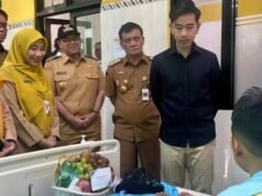 Gibran Tinjau Korban Dugaan Keracunan MBG di Batang, Keamanan Makanan Diminta Jadi Prioritas Gibran Kunjungi Korban Keracunan MBG di Batang. Humas Pemprov Jateng