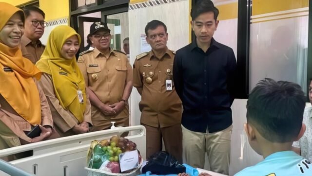 Gibran Kunjungi Korban Keracunan MBG di Batang. Humas Pemprov Jateng Gibran Kunjungi Korban Keracunan MBG di Batang. Humas Pemprov Jateng
