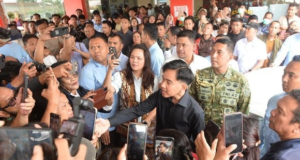 Gibran Soroti Video Pegawai SPPG Bantul yang Diduga Ejek Korban Keracunan MBG Wapres Gibran menyentil keras aksi karyawan SPPG di Bantul yang mengejek korban keracunan Makan Bergizi Gratis (MBG). CNN Indonesia/ Farida Noris