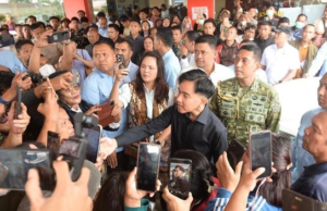 Gibran Soroti Video Pegawai SPPG Bantul yang Diduga Ejek Korban Keracunan MBG Wapres Gibran menyentil keras aksi karyawan SPPG di Bantul yang mengejek korban keracunan Makan Bergizi Gratis (MBG). CNN Indonesia/ Farida Noris