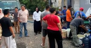 Air PAM Bandarmasih Darurat Mulai Disalurkan, Hanya untuk MCK AIR BERSIH- Penyaluran air bersih PAM Bandarmasih ke wilayah Banjarmasih terdampak darurat air di musim kemarau.
