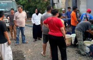 Air PAM Bandarmasih Darurat Mulai Disalurkan, Hanya untuk MCK AIR BERSIH- Penyaluran air bersih PAM Bandarmasih ke wilayah Banjarmasih terdampak darurat air di musim kemarau.