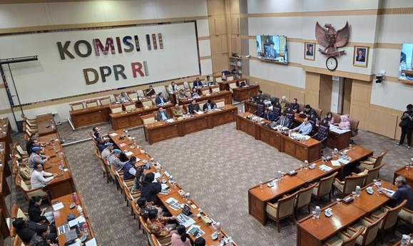 Ilustrasi. Suasana rapat di Komisi III DPR beberapa waktu lalu. (CNN Indonesia/Thohirin) Ilustrasi. Suasana rapat di Komisi III DPR beberapa waktu lalu. (CNN Indonesia/Thohirin)
