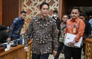 Prabowo Resmi Ganti Purbaya dengan Suahasil Nazara sebagai Menkeu Mantan Menteri Keuangan Purbaya Yudhi Sadewa (kedua kiri) tiba untuk mengikuti rapat kerja dengan Badan Anggaran (Banggar) DPR di Kompleks Parlemen, Jakarta, Senin (07/09).