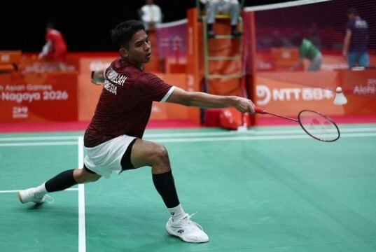 Indonesia Raih Emas Pertama Asian Games 2026, Badminton Beregu Putra Taklukkan China 3-2 Moh Zaki Ubaidillah alias Ubed antar Indonesia meraih medali emas pertama Asian Games 2026. (REUTERS/Eloisa Lopez)