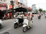 Honda Trio Motor Bagikan Tips #Cari_Aman Berkendara di Tengah Perubahan Cuaca Kalselteng Honda Trio Motor Bagikan Tips #Cari_Aman Berkendara di Tengah Perubahan Cuaca Kalselteng