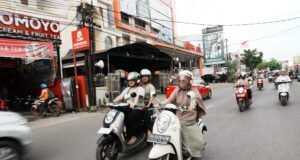 Honda Trio Motor Bagikan Tips #Cari_Aman Berkendara di Tengah Perubahan Cuaca Kalselteng Honda Trio Motor Bagikan Tips #Cari_Aman Berkendara di Tengah Perubahan Cuaca Kalselteng