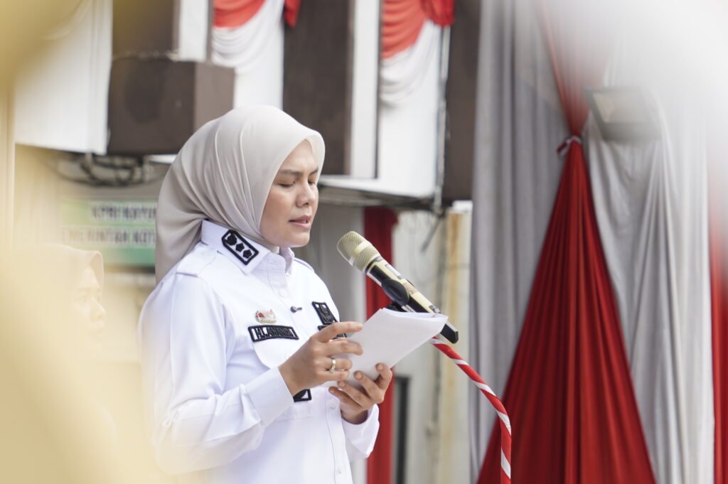 Wakil Wali Kota Banjarmasin Hj. Ananda menyampaikan sambutan saat apel peringatan Hari Sumpah Pemuda ke-98 Tahun 2026 di halaman Balai Kota Banjarmasin, Rabu (28/10/2026). Foto Dok Istimewa
